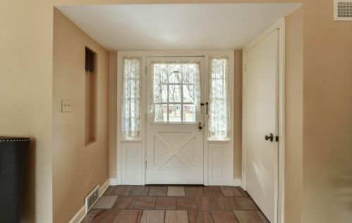 1550 123rd St, Milwaukee, WI 53226-3132