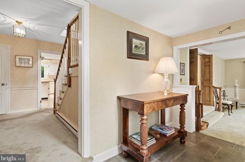 205 Heisers Ln, Carlisle, PA 17015-9204