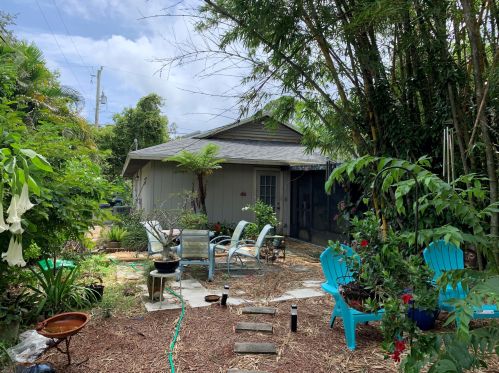 215 36th Ave, Vero Beach, FL 32968-2437