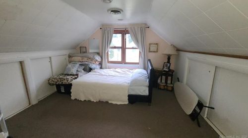 4 5th St, Danbury CT  06810-5704 exterior