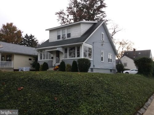 301 Laurel Ave, Camden, NJ 08107-2128