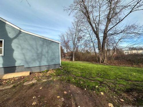 83 Becker Ave, Kensington CT  06037-1329 exterior