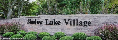 29 Auburn Ct, Tinton Falls, NJ 07701-5428