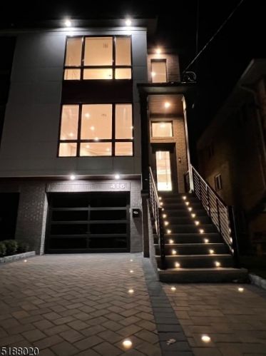 416 Lawton Ave, Cliffside Park NJ  07010-1902 exterior