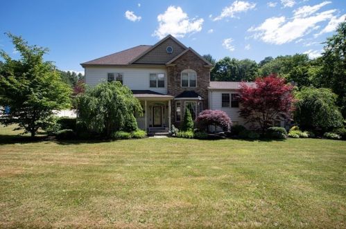 239 Alfred Lord Blvd, Taunton, MA 02780-7617