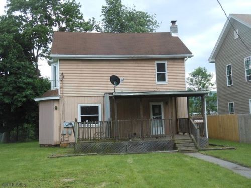 406 Railroad St, Bellwood, PA 16617-1942