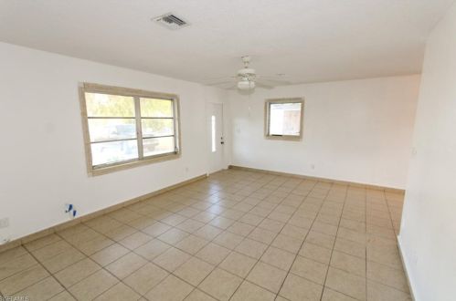 118 Andros St, Lehigh Acres FL 33936-7112 exterior