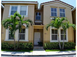 15732 41st St, Hollywood, FL 33027-4812