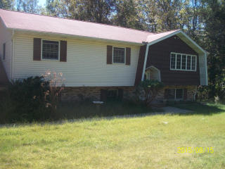 216 Woodcrest Blvd, Stroudsburg, PA 18360-7644