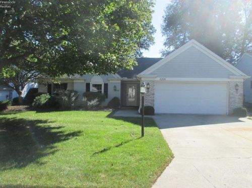 4208 Woodridge Dr, Sandusky, OH 44870-7056