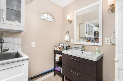 6003 Eckleson St, Lakewood CA  90713-1910 exterior