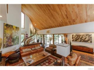 150 Mopus Bridge Rd, Ridgefield, CT 06877-1212