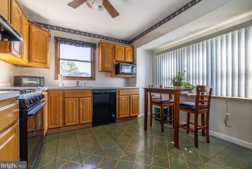 612 Pierre Ave, West Deptford, NJ 08051-1245