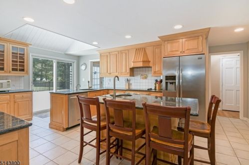 11 Douglass Ave, Bernardsville NJ  07924-1901 exterior