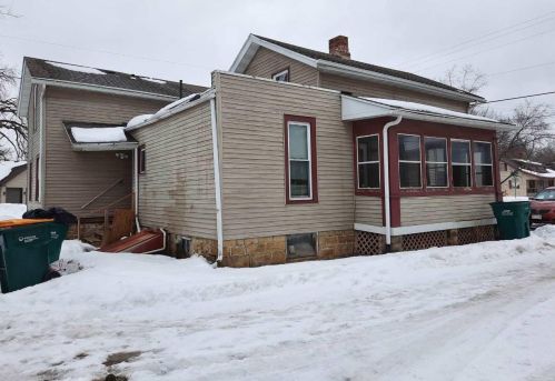 216 Main St, Edgerton, WI 53534-1614