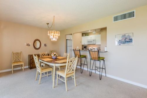 675 Seaview Ct, Marco Island, FL 34145-2905