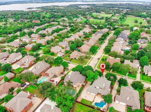 1800 Southwicke Dr, Lewisville TX  75022-8430 exterior