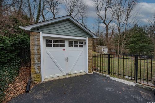 20 Washington Pl, Northport NY  11768-2936 exterior