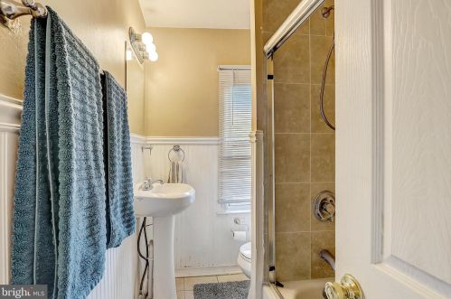 132 Viaduct Ave, Downingtown PA  19335-2847 exterior