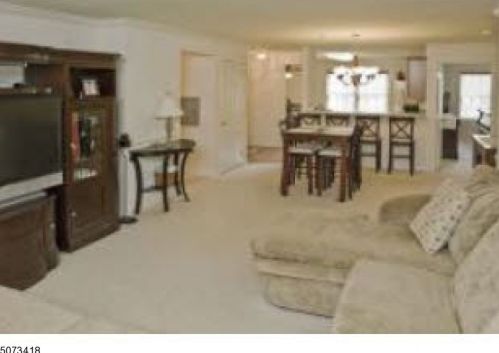 2101 Peer Pl, Parsippany NJ  07834-3714 exterior