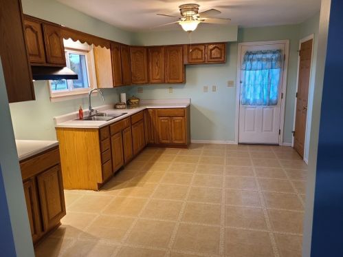 2410 Jefferson St, New Castle, PA 16102-1744