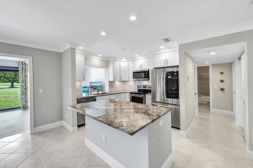 4175 Lakewood Blvd, Naples, FL 34112-6117