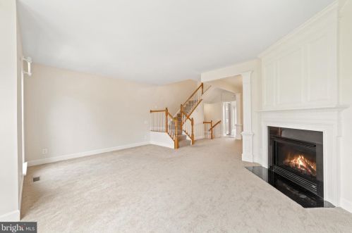 14631 Weeburn Way, Woodbridge VA  22191-4043 exterior