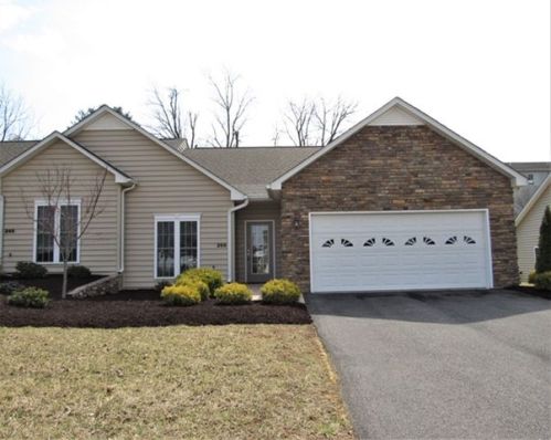 250 Vinnie Ave, Christiansburg, VA 24073-6197