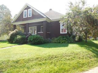 81 Howard St, Morrisville, VT 05661-6041