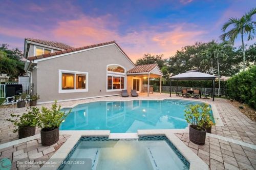 1277 144th Ter, Hollywood FL  33028-2925 exterior