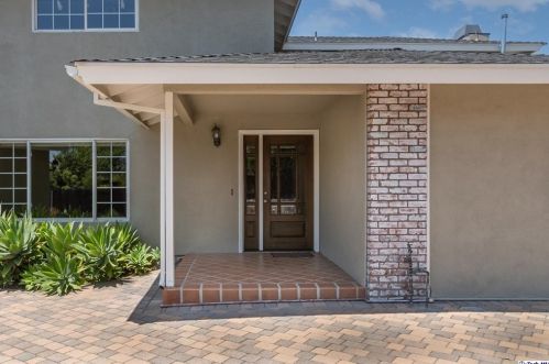 4415 Briggs Ave, Montrose, CA 91020-1109