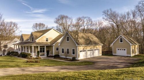 18 Heron Pond Rd, Essex CT  06426-1466 exterior