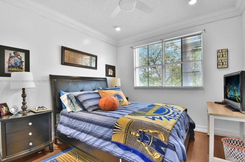 18856 23rd Pl, Hollywood FL  33029-5340 exterior