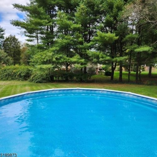 60 Vail Rd, Columbia NJ  07832-2749 exterior