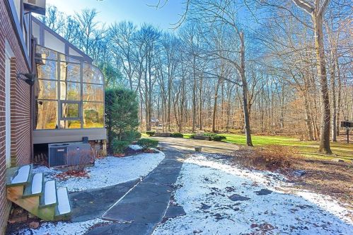 1417 Breakneck Rd, Connellsville PA  15425-6510 exterior