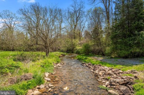 42306 Big Spg Ct, Leesburg VA 20176-6289 exterior