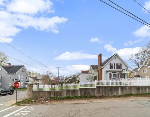 29 Hardy Ave, Brockton, MA 02301-6731