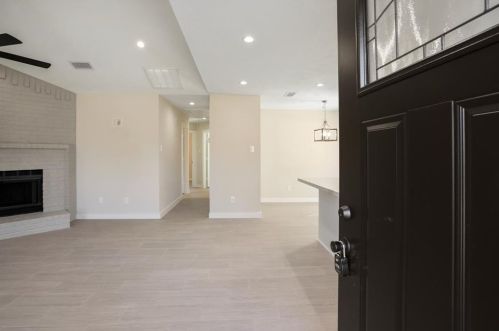16975 Hummingbird, Conroe TX  77385-3734 exterior