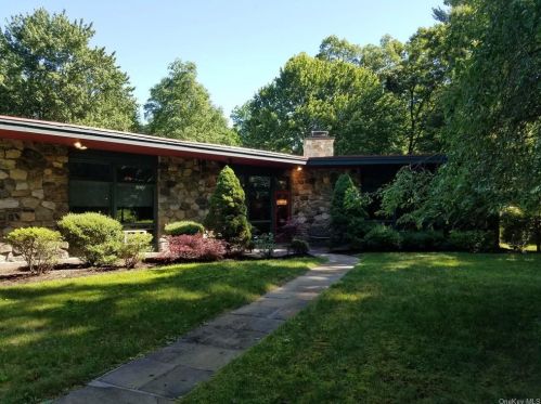 11 Franklin Dr, Bedford Hills, NY 10507-1015
