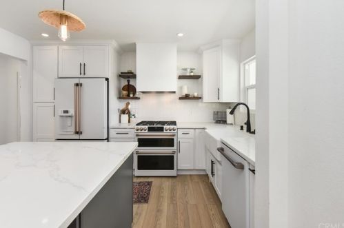 2744 Nipomo Ave, Long Beach, CA 90815-1542