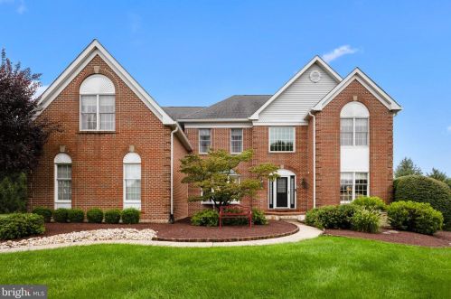 16 Columbia Cir, Southampton, PA 18954-1243