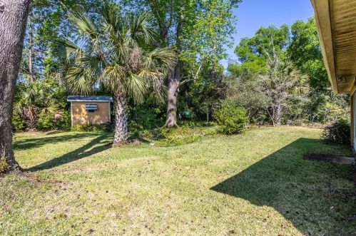 46 Francis Ln, Palm Coast, FL 32137-8477