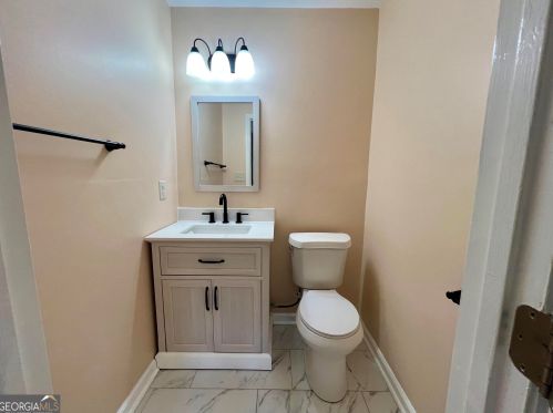 1011 Chapman Cir, Stone Mountain GA  30088-2549 exterior