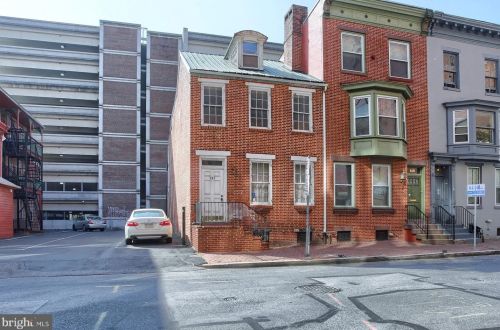 121 Pine St, Harrisburg, PA 17101-1247