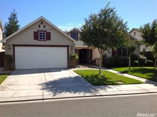 5512 Portico Dr, Riverbank, CA 95367-9407