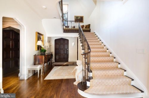 2860 Woodland Dr, Washington, DC 20008-2742