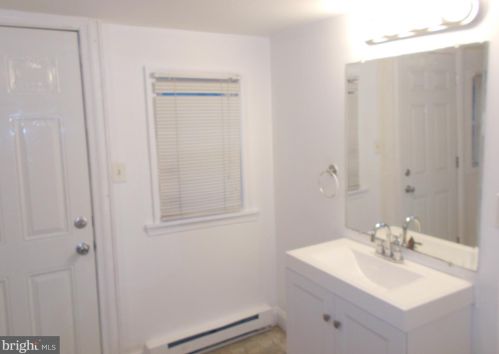 128 Lower Oak St, Wilmington DE  19805-4851 exterior