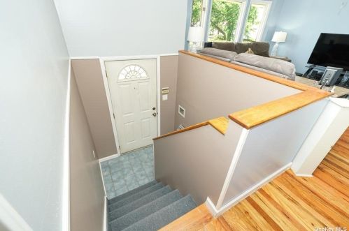 452 Outlook Ave, Babylon NY  11704-4312 exterior