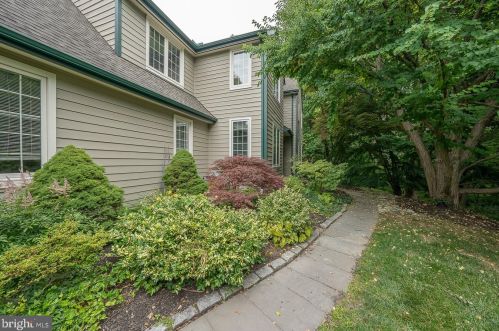 405 Glen Arbor Ct, Norristown, PA 19406-3189