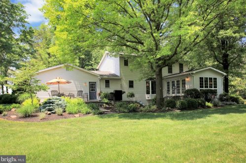 750 Cartref Rd, Etters, PA 17319-9640